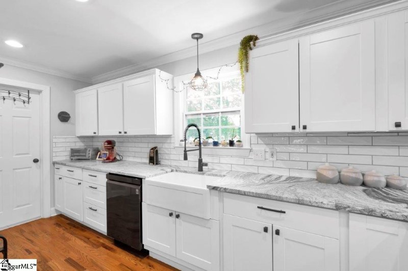 Property image 4 at 388 Lake Forest Drive, Spartanburg, SC 29307