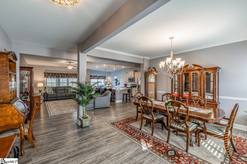 Property image 3 at 403 Reedy Springs Lane, Greenville, SC 29605