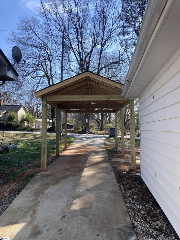 Property image 4 at 26 E Fairfield Road, Greenville, SC 29605-2757