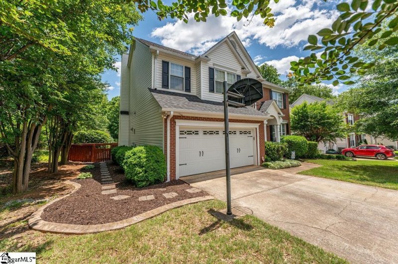 Property image 2 at 208 N Antigo Court, Greer, SC 29650