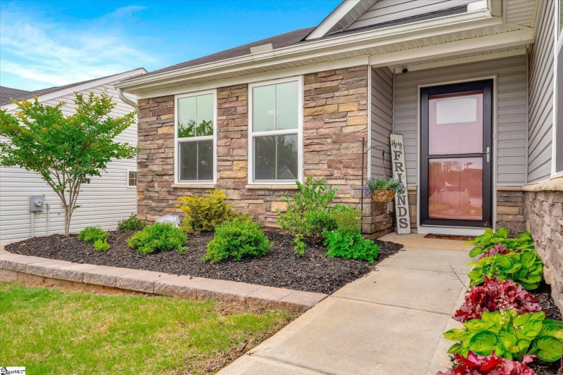 Property image 3 at 111 Bending Branch Drive, Greenville, SC 29605