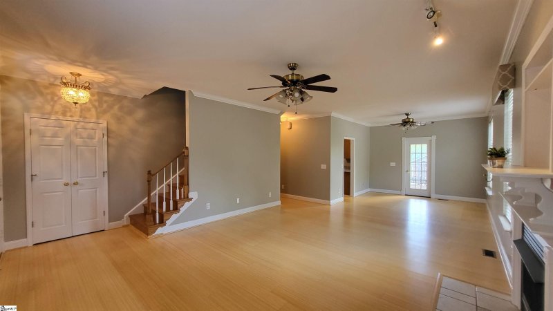 Property image 3 at 2 Bluffton Circle, Taylors, SC 29687