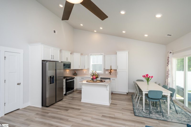 Property image 4 at 701 Sunwater Drive, Duncan, SC 29334