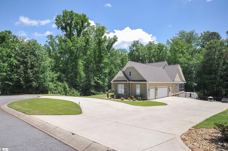 Property image 2 at 114 Hibiscus Drive, Easley, SC 29642