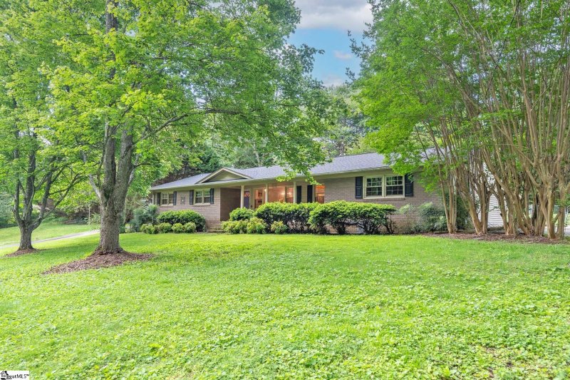 Property image 3 at 110 Sabra Drive, Easley, SC 29642