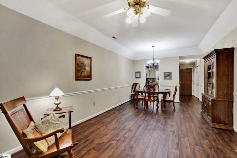 Property image 4 at 407 W Pointe Drive, Spartanburg, SC 29301