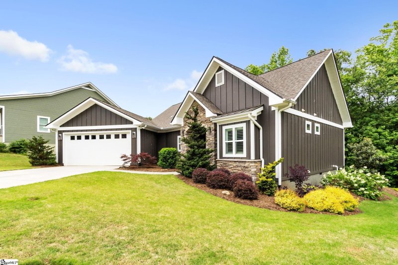 Property image 5 at 27 Trails Edge Court, Greenville, SC 29617