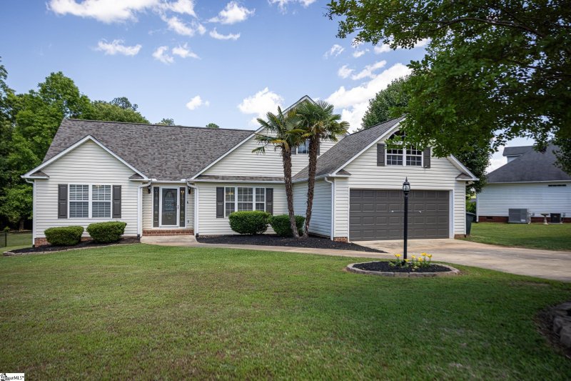 Property image 2 at 113 Amberwood Drive, Anderson, SC 29621