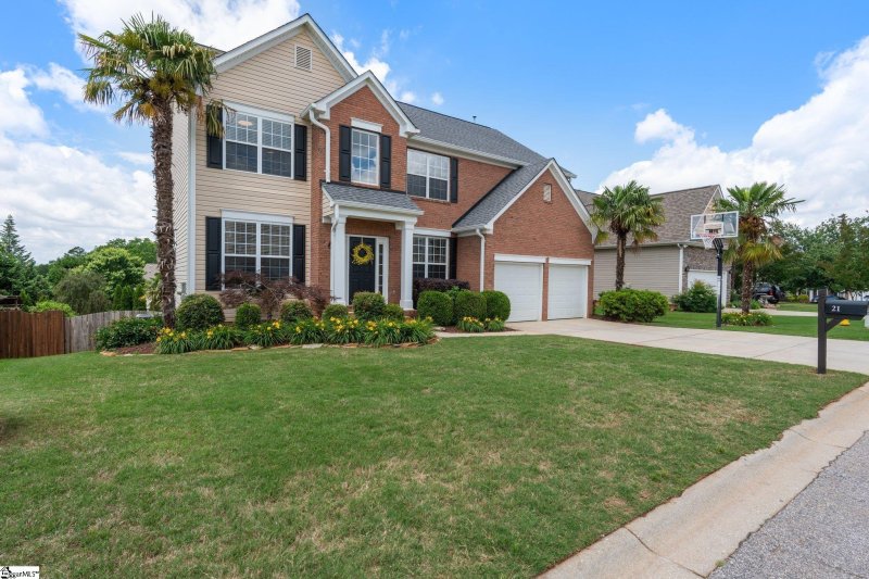 Property image 2 at 21 Canso Street, Greenville, SC 29607-6414