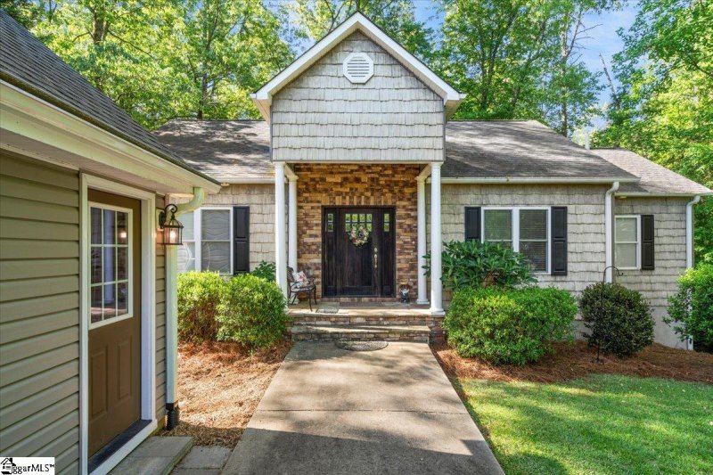 Property image 2 at 103 Hickory Trail, Westminster, SC 29693