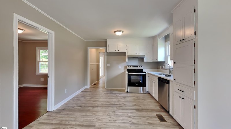 Property image 3 at 407 Avon Drive, Taylors, SC 29687-3947