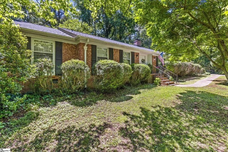 Property image 2 at 231 Compton Drive, Greenville, SC 29615-2742