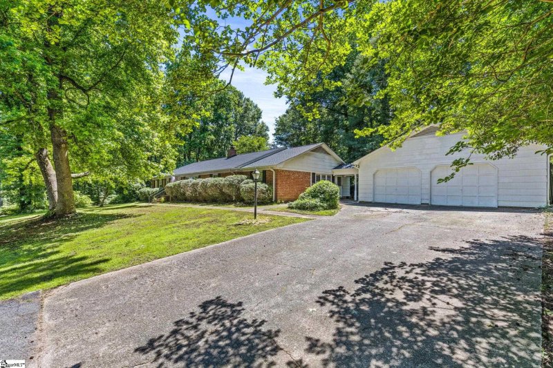 Property image 3 at 231 Compton Drive, Greenville, SC 29615-2742