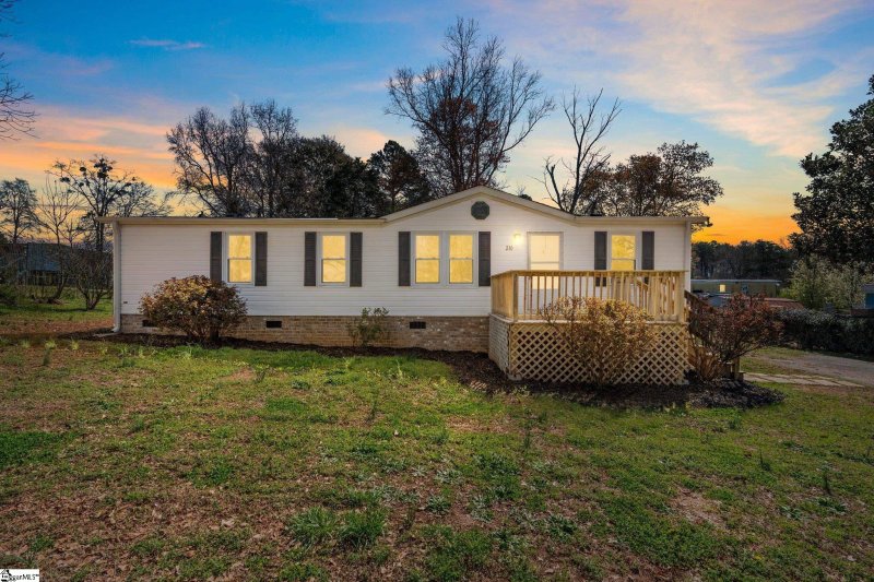 Property image 2 at 210 Penrose Lane, Wellford, SC 29385