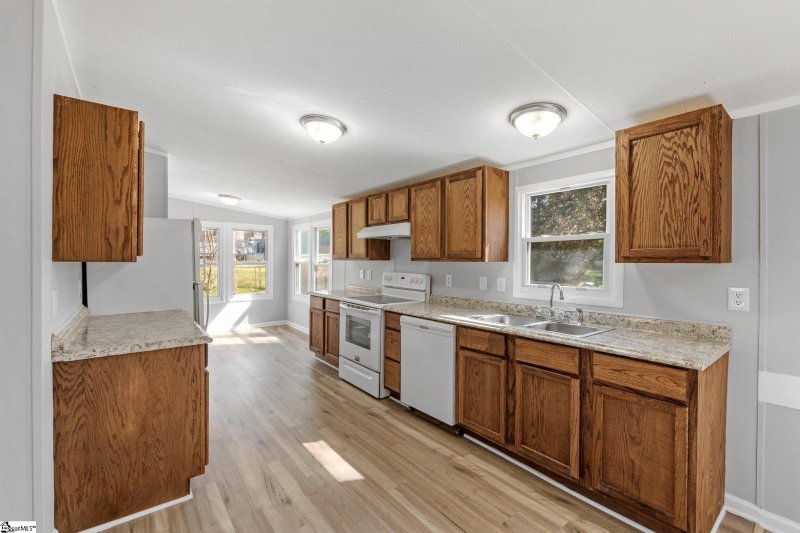 Property image 4 at 210 Penrose Lane, Wellford, SC 29385