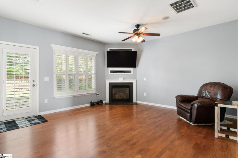 Property image 2 at 213 Whaleback Drive, Simpsonville, SC 29681
