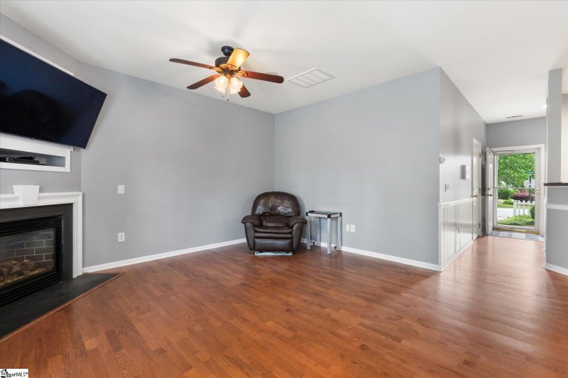 Property image 4 at 213 Whaleback Drive, Simpsonville, SC 29681