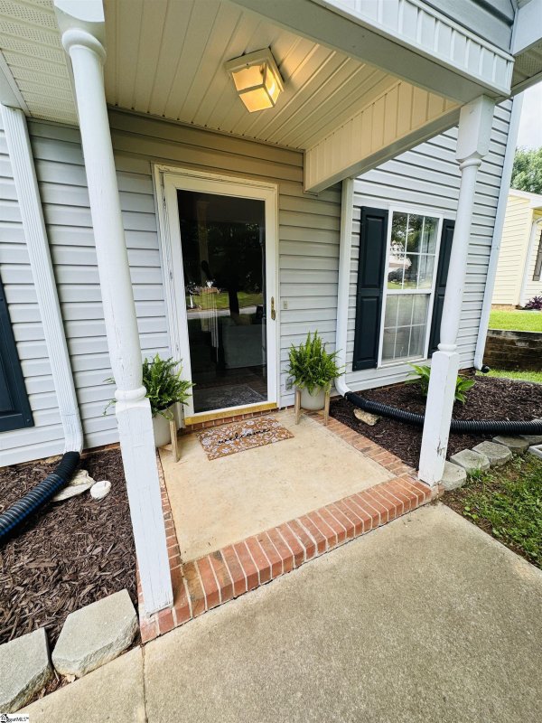 Property image 2 at 3 Two Creeks Court, Simpsonville, SC 29680