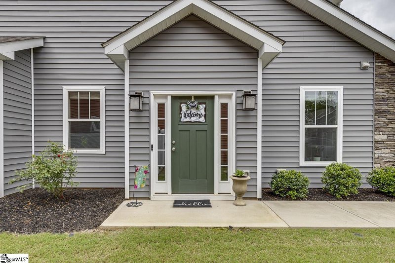 Property image 3 at 106 Creekhaven Lane, Taylors, SC 29687