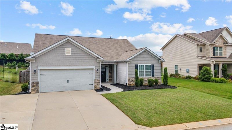 Property image 2 at 411 Bucklebury Road, Greer, SC 29651