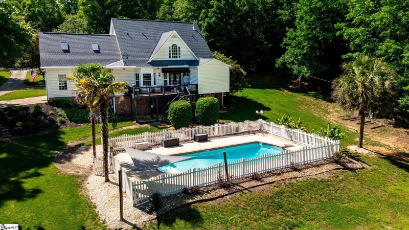 Property image 2 at 312 Shagbark Circle, Simpsonville, SC 29680-6940