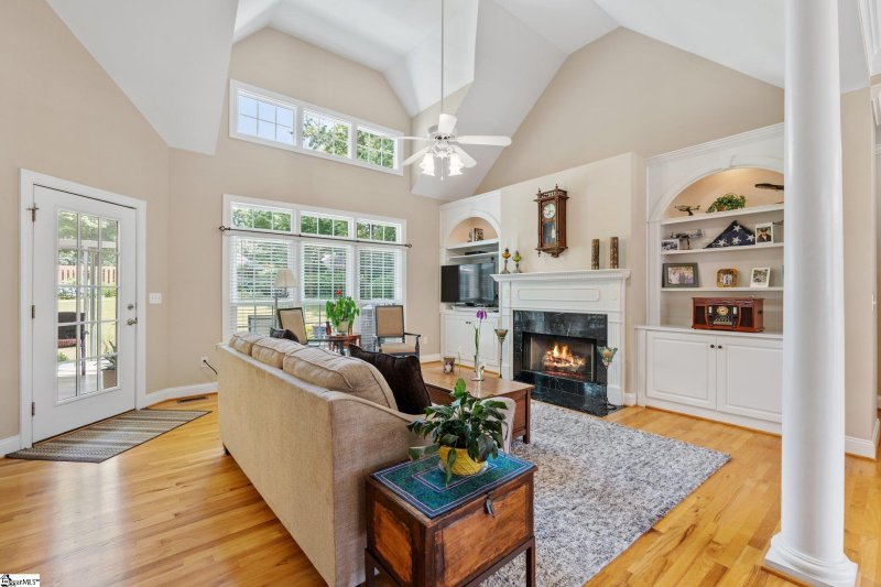 Property image 2 at 300 Dunrobin Lane, Simpsonville, SC 29681