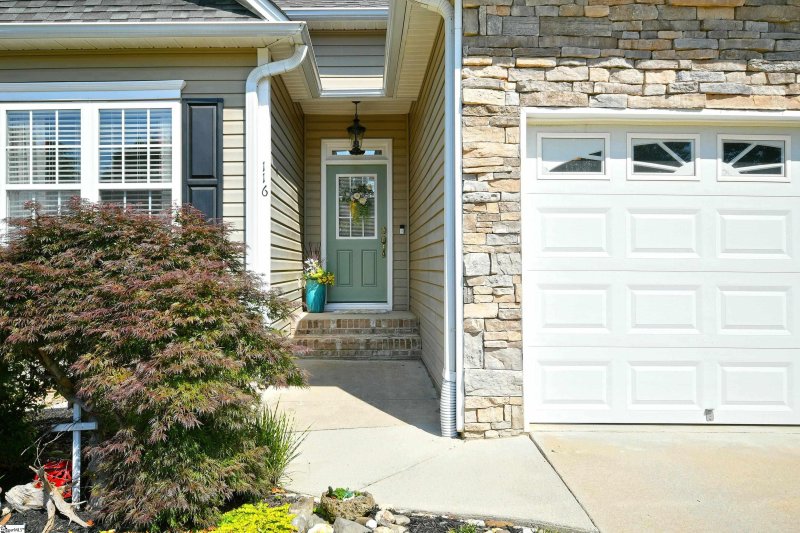 Property image 2 at 116 W Okaloosa Way, Simpsonville, SC 29680