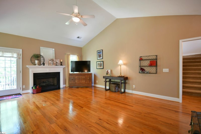 Property image 4 at 116 W Okaloosa Way, Simpsonville, SC 29680