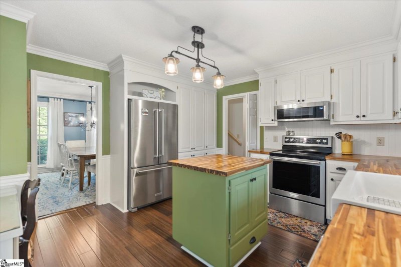 Property image 5 at 19 Bernwood Drive, Taylors, SC 29687