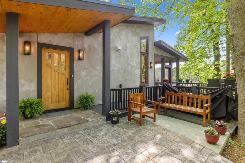 Property image 3 at 2484 W Lakeshore Drive, Landrum, SC 29356-9378