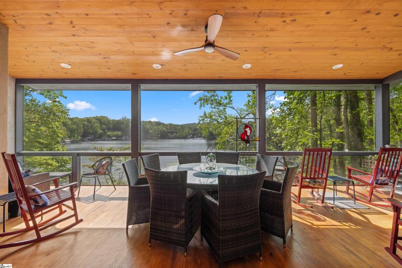 Property image 5 at 2484 W Lakeshore Drive, Landrum, SC 29356-9378