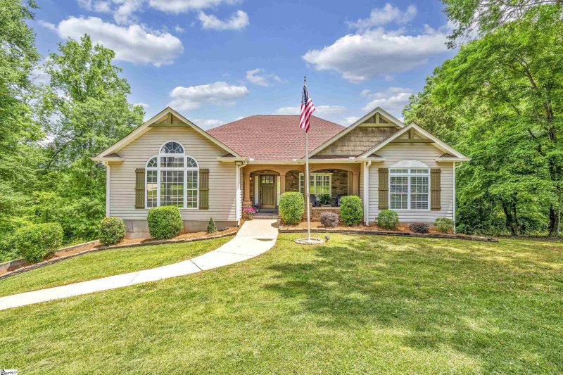 Property image 2 at 24 Carriage Drive, Greer, SC 29651