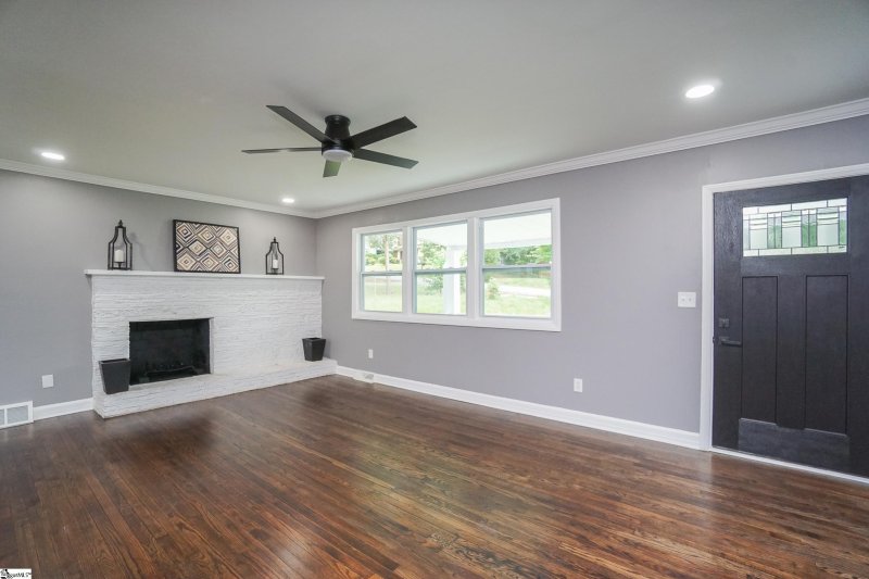 Property image 5 at 12 Hillside Lane, Greenville, SC 29607