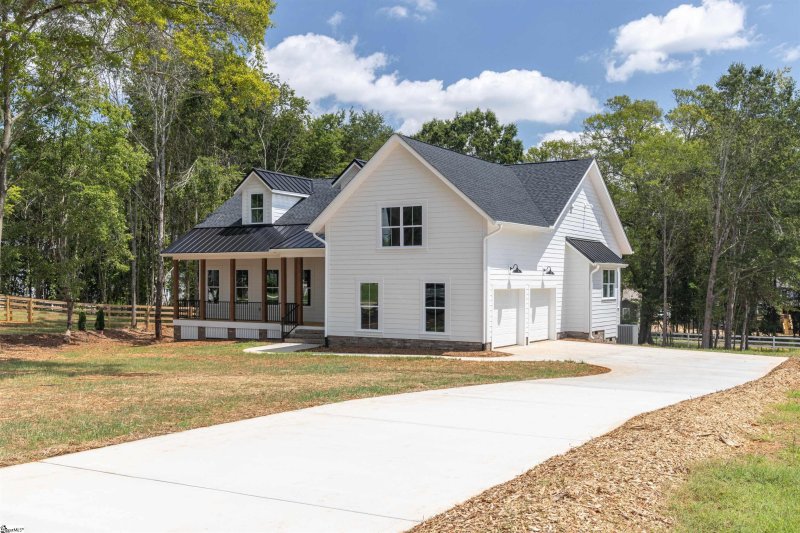Property image 2 at 18 Camarillo Court, Pelzer, SC 29669