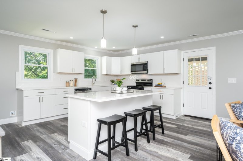 Property image 5 at 100 Alice Farr Drive, Greenville, SC 29617