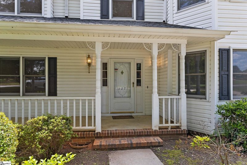 Property image 3 at 327 Chenoweth Drive, Simpsonville, SC 29681
