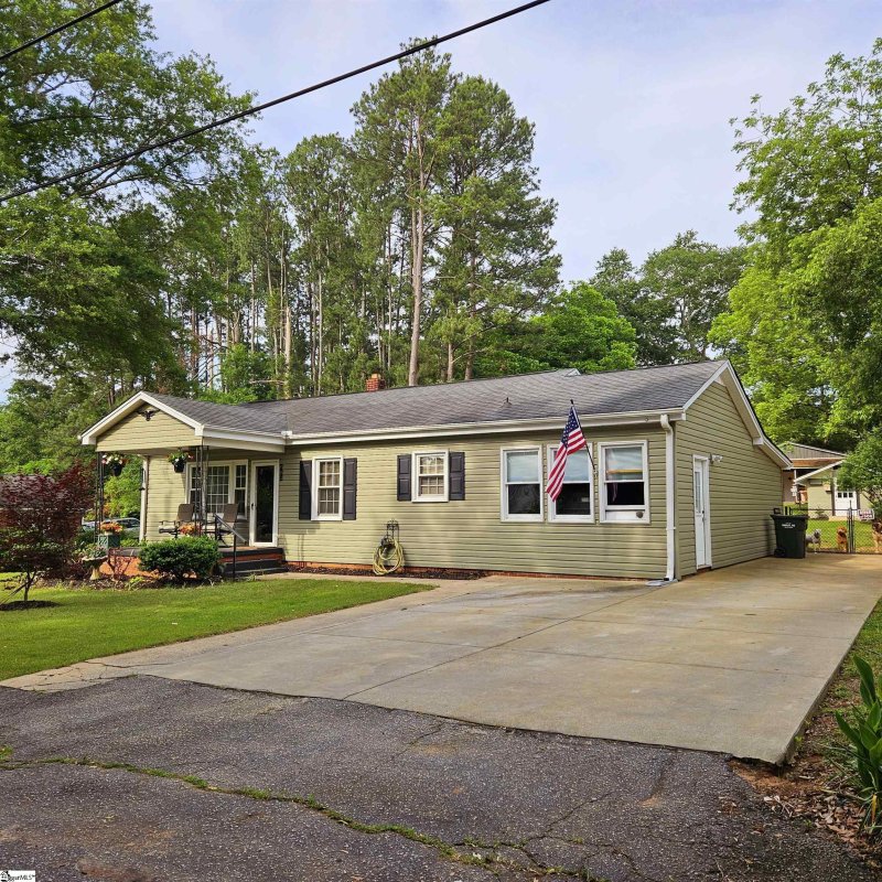 Property image 3 at 226 Mark Street, Easley, SC 29640