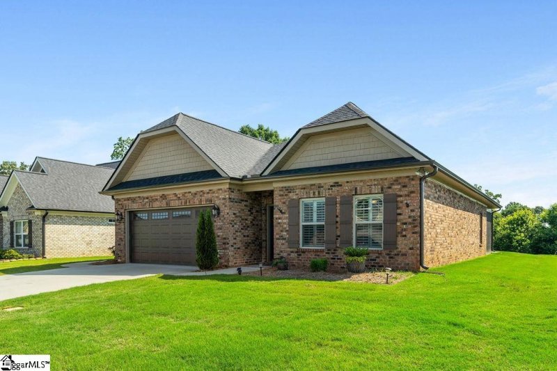 Property image 2 at 126 Pleasant Hill Drive, Easley, SC 29642