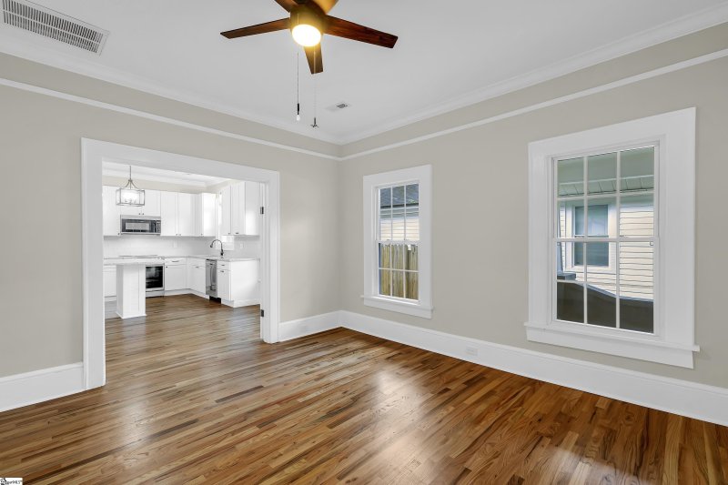 Property image 3 at 28 Underwood Avenue, Greenville, SC 29607