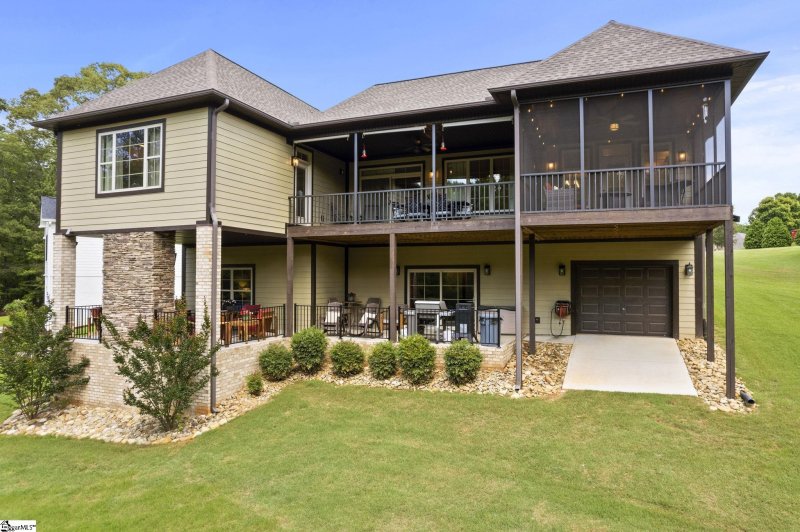 Property image 2 at 383 Island Green Lane, Inman, SC 29349