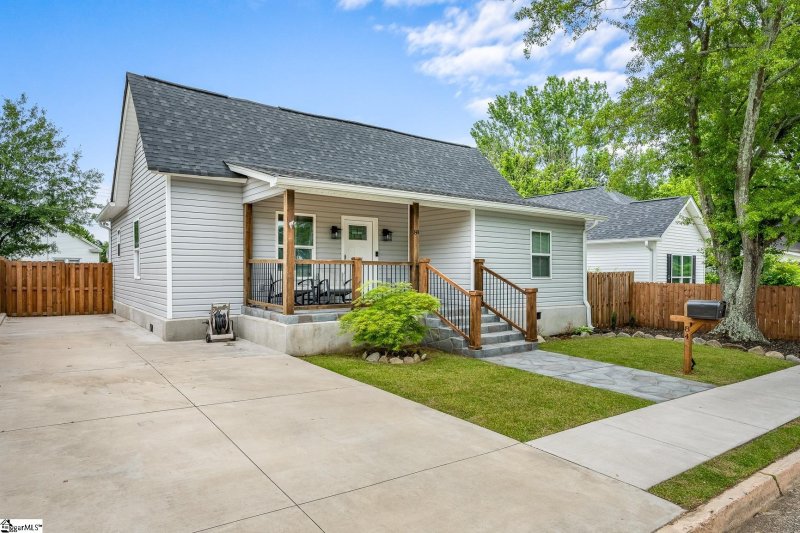 Property image 2 at 84 Hutchins Street, Greenville, SC 29605