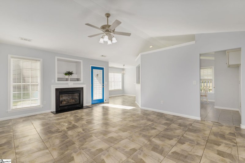 Property image 3 at 132 Longwood Lane, Easley, SC 29642