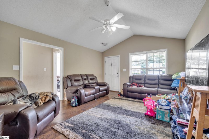 Property image 5 at 14 Shumagin Court, Greenville, SC 29605