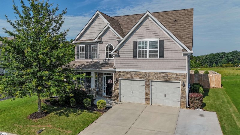 Property image 2 at 410 Bucklebury Road, Greer, SC 29651