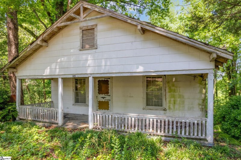 Property image 2 at 135 Cobb Street, Easley, SC 29640