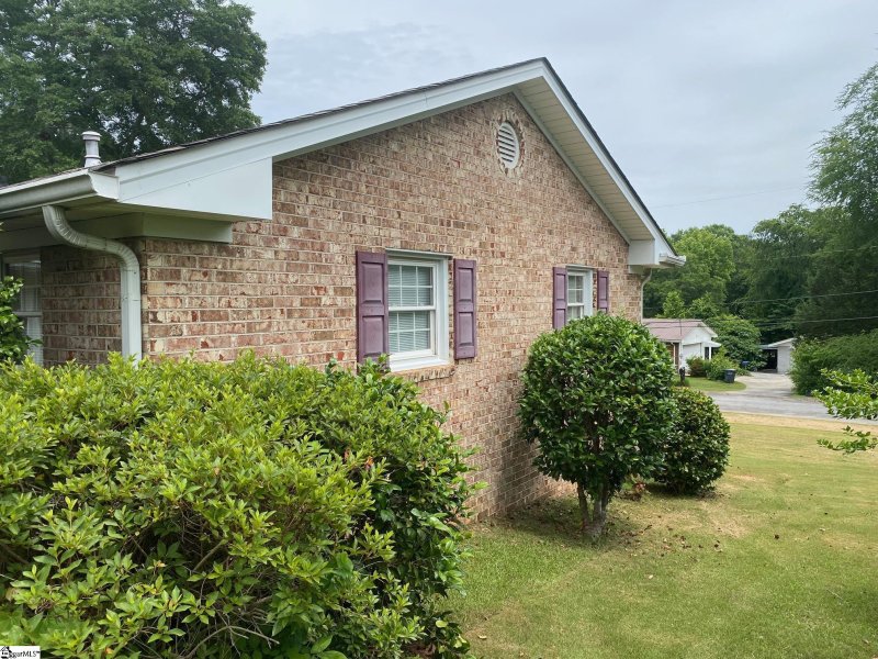 Property image 3 at 110 Pine Road, Laurens, SC 29360