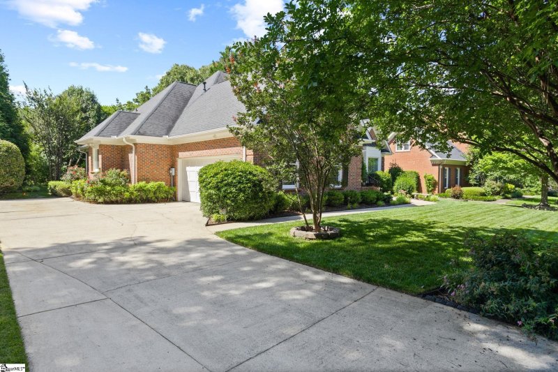 Property image 2 at 102 Gilderview Drive, Simpsonville, SC 29681