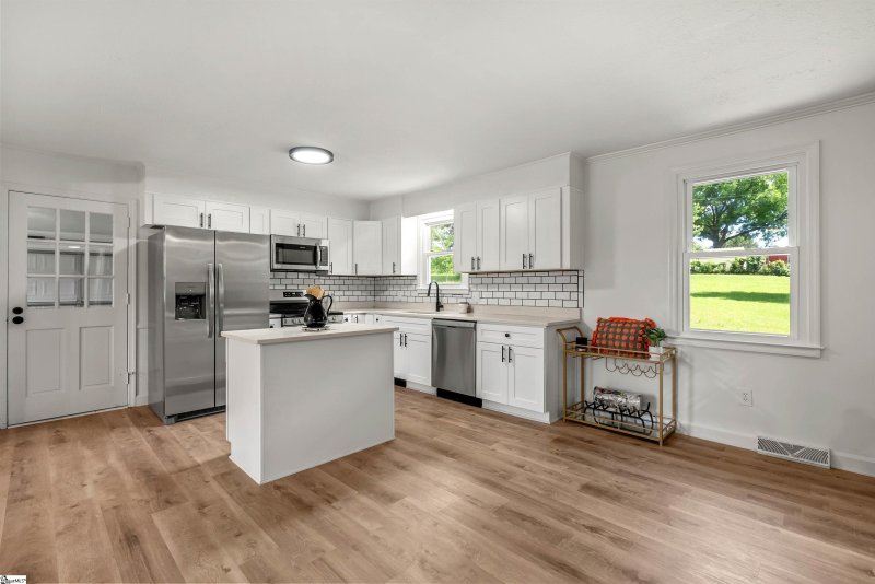 Property image 4 at 105 Carriage Lane, Simpsonville, SC 29681