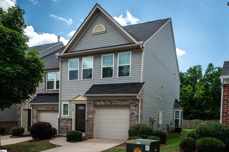 116 Awendaw Way