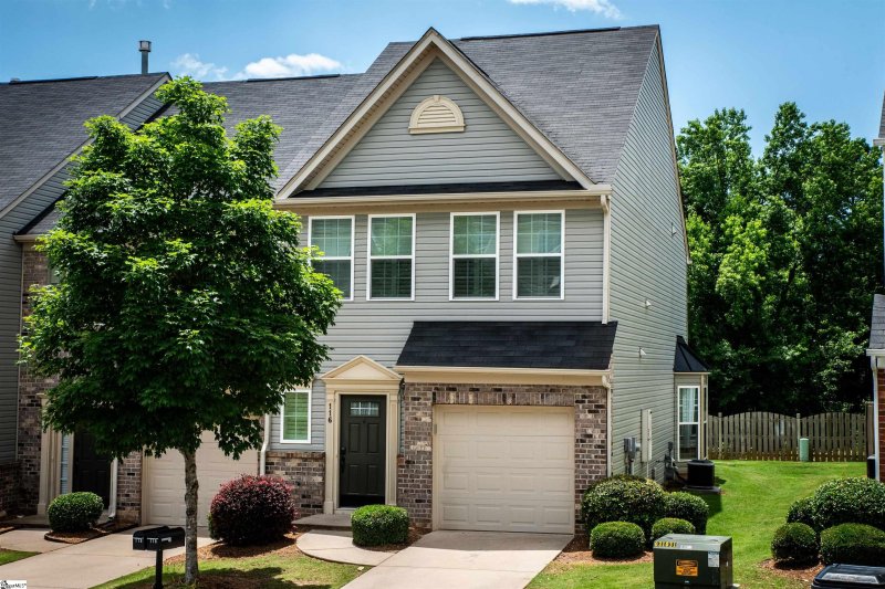 Property image 2 at 116 Awendaw Way, Greenville, SC 29607
